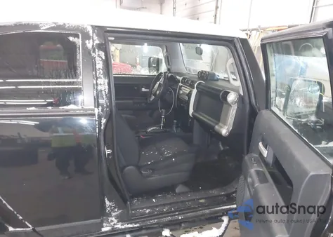 2007 Toyota Fj Cruiser z USA, uszkodzony, nr VIN JTEBU11F270094233